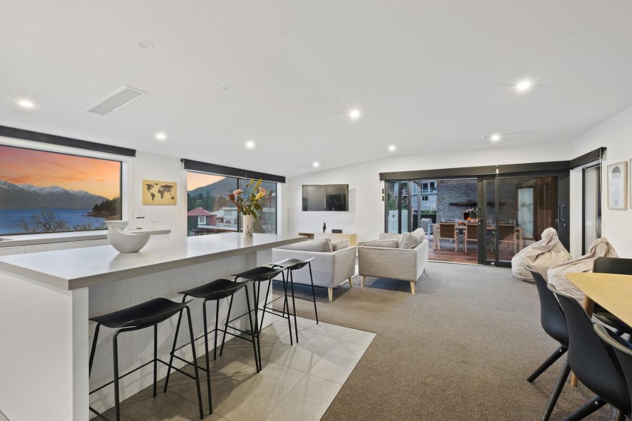 Lakeside Luxury On Suburb Street Queenstown Exterior foto